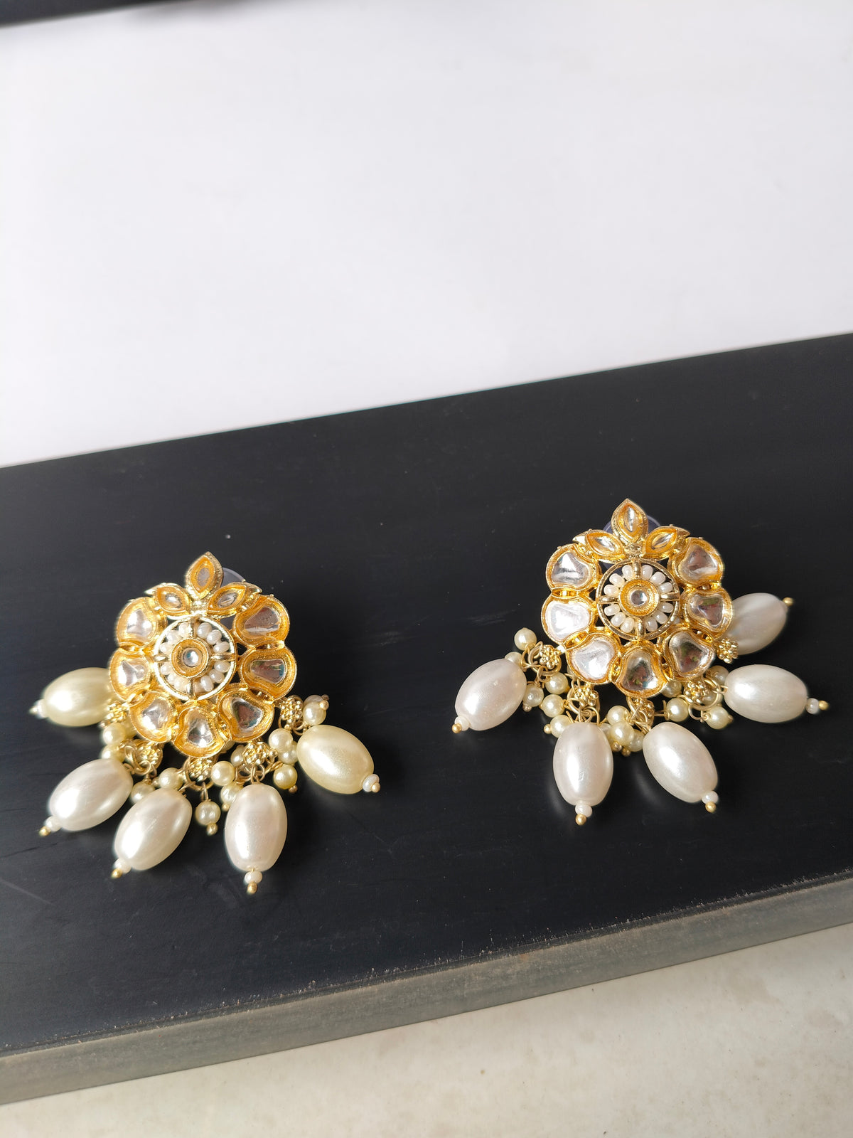Golden Kiara Kundan Jewellery Set