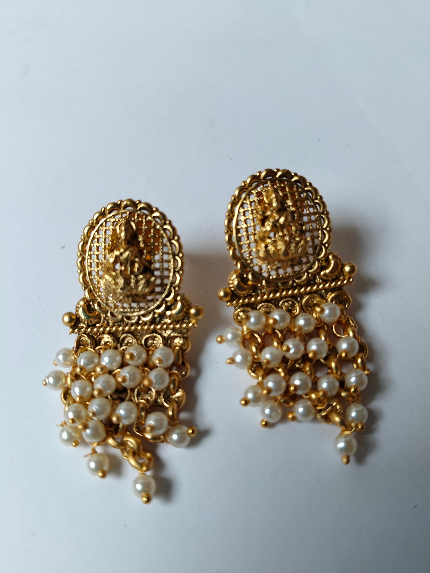 Moti Sanvi Temple Jewellery Set