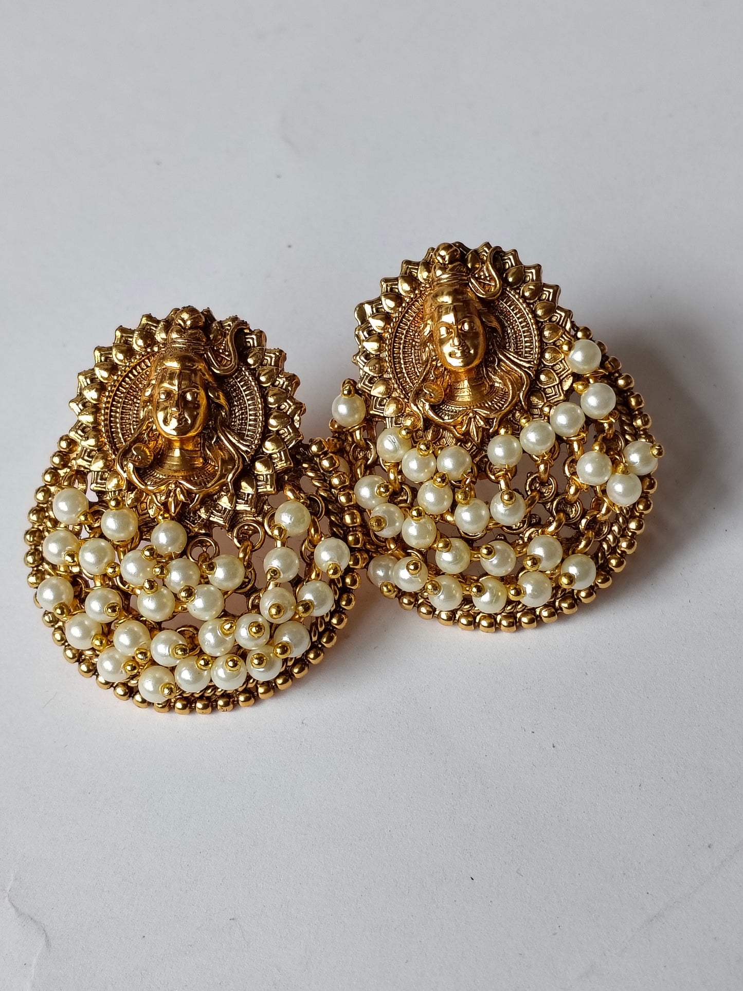 Moti Shiva Temple Jewellery Set