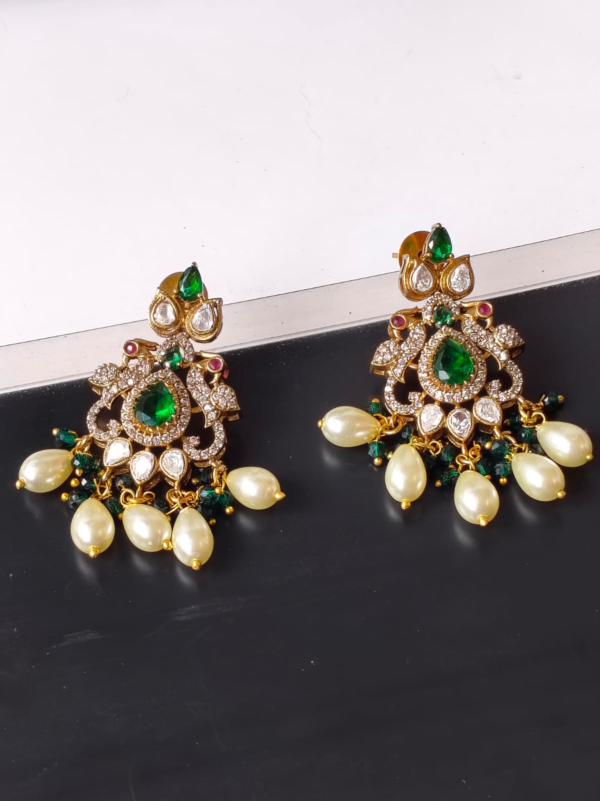 Emerald Gayatri Heritage Jewellery Set