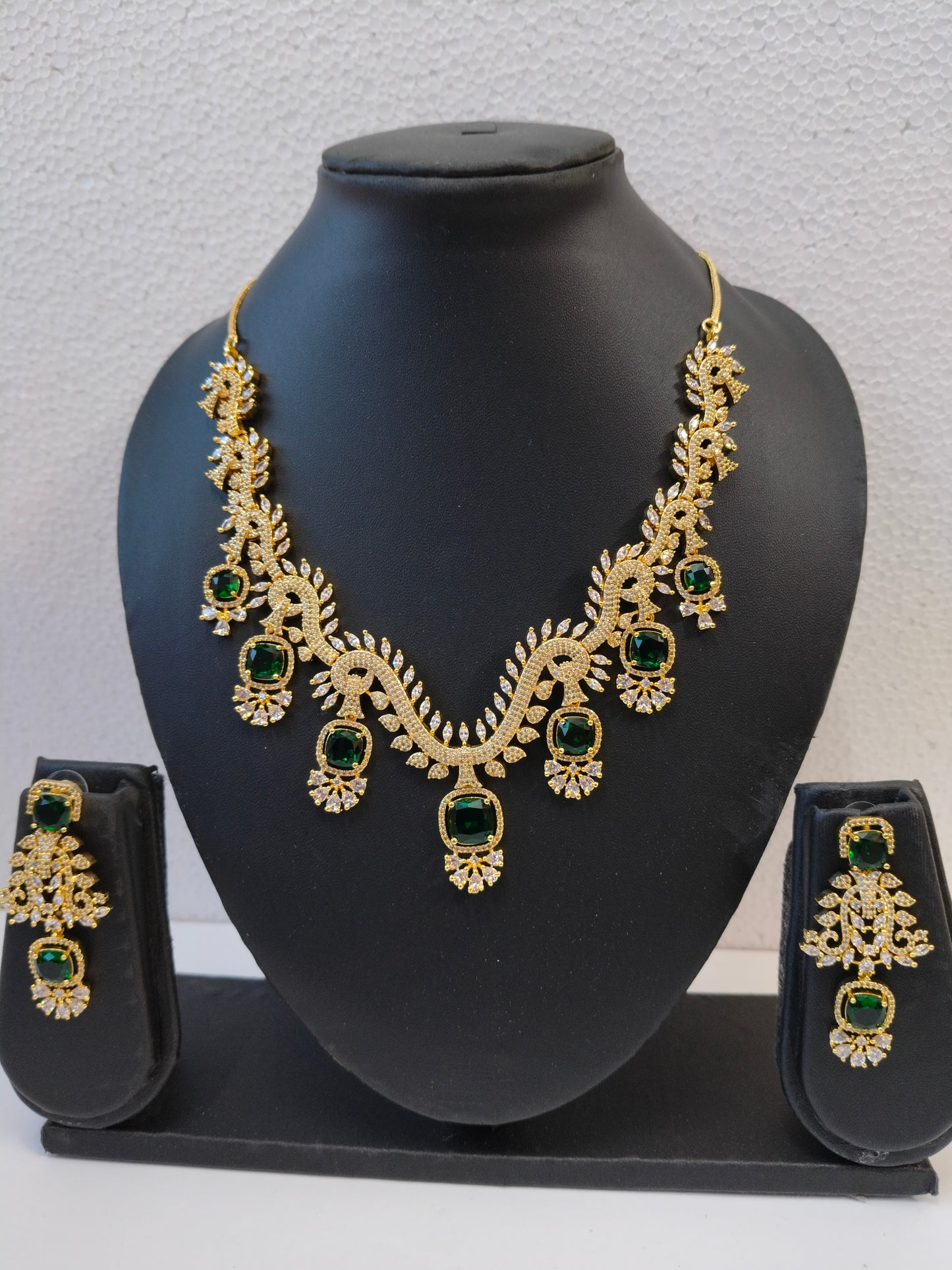 Emerald Green Celine Victorian Diamond Set