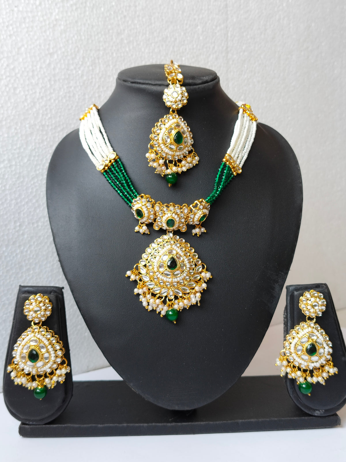 Emerald Green Radha Kundan Jewellery Set