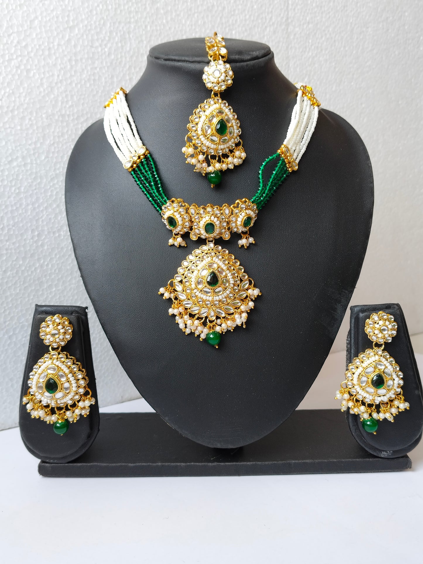 Emerald Green Radha Kundan Jewellery Set