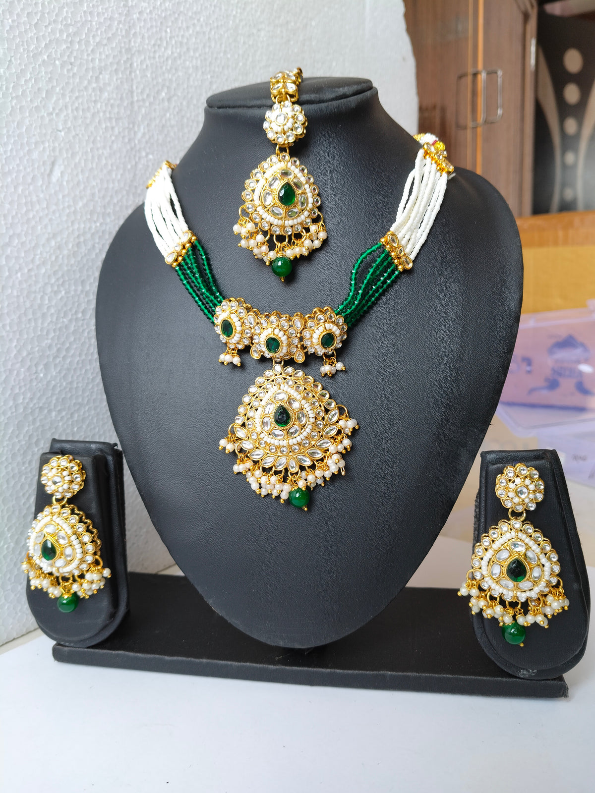 Emerald Green Radha Kundan Jewellery Set