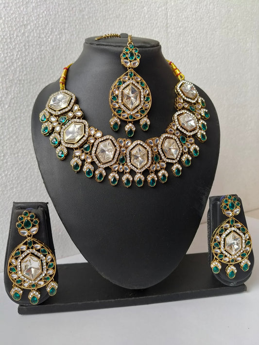 Emerald Kaneez Kundan Jewellery Set