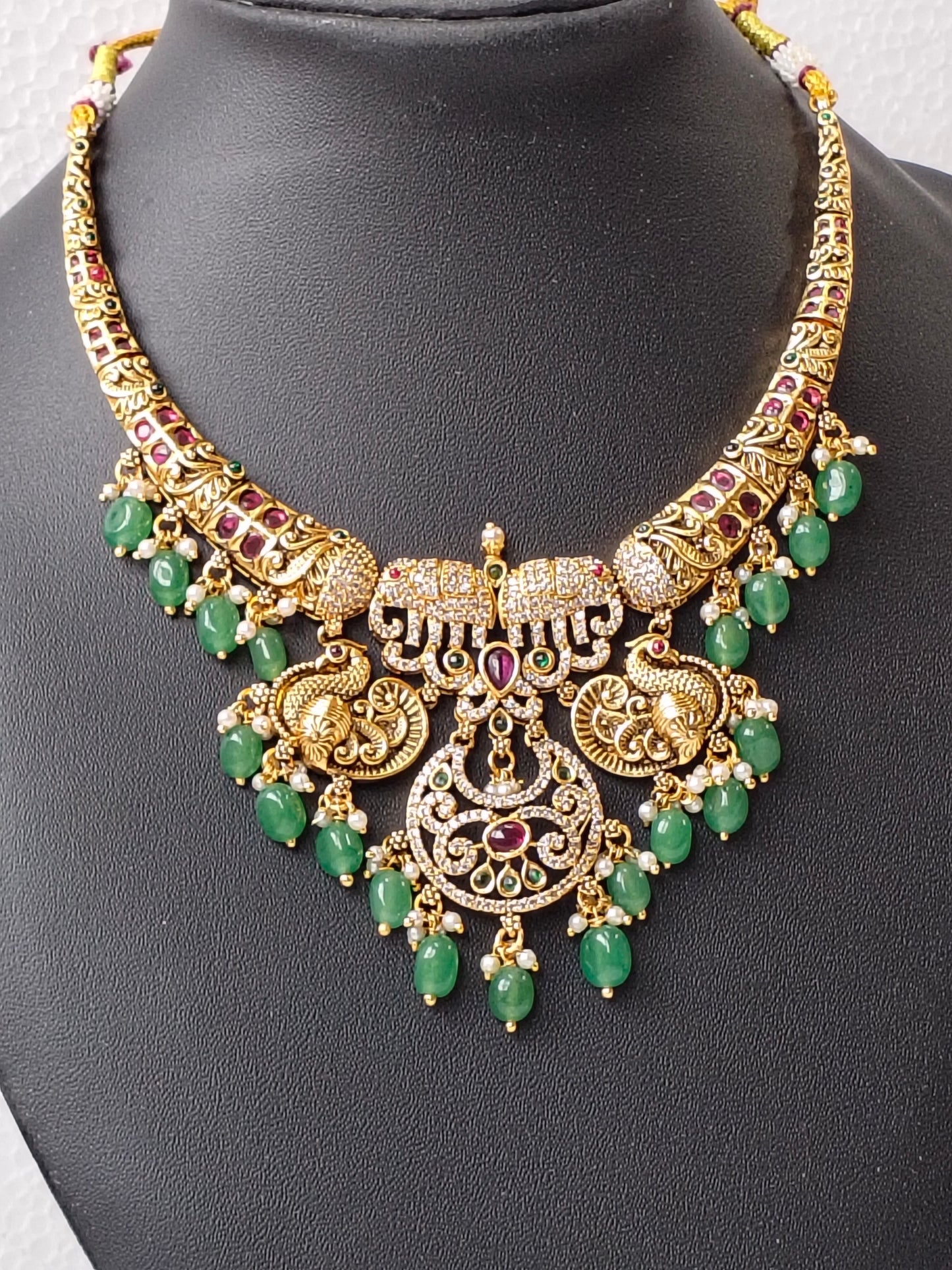 Emerald Suhana Heritage Jewellery Set