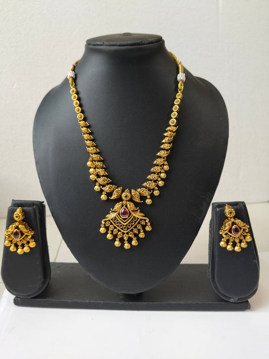 Golden Brinda Temple Jewellery Set
