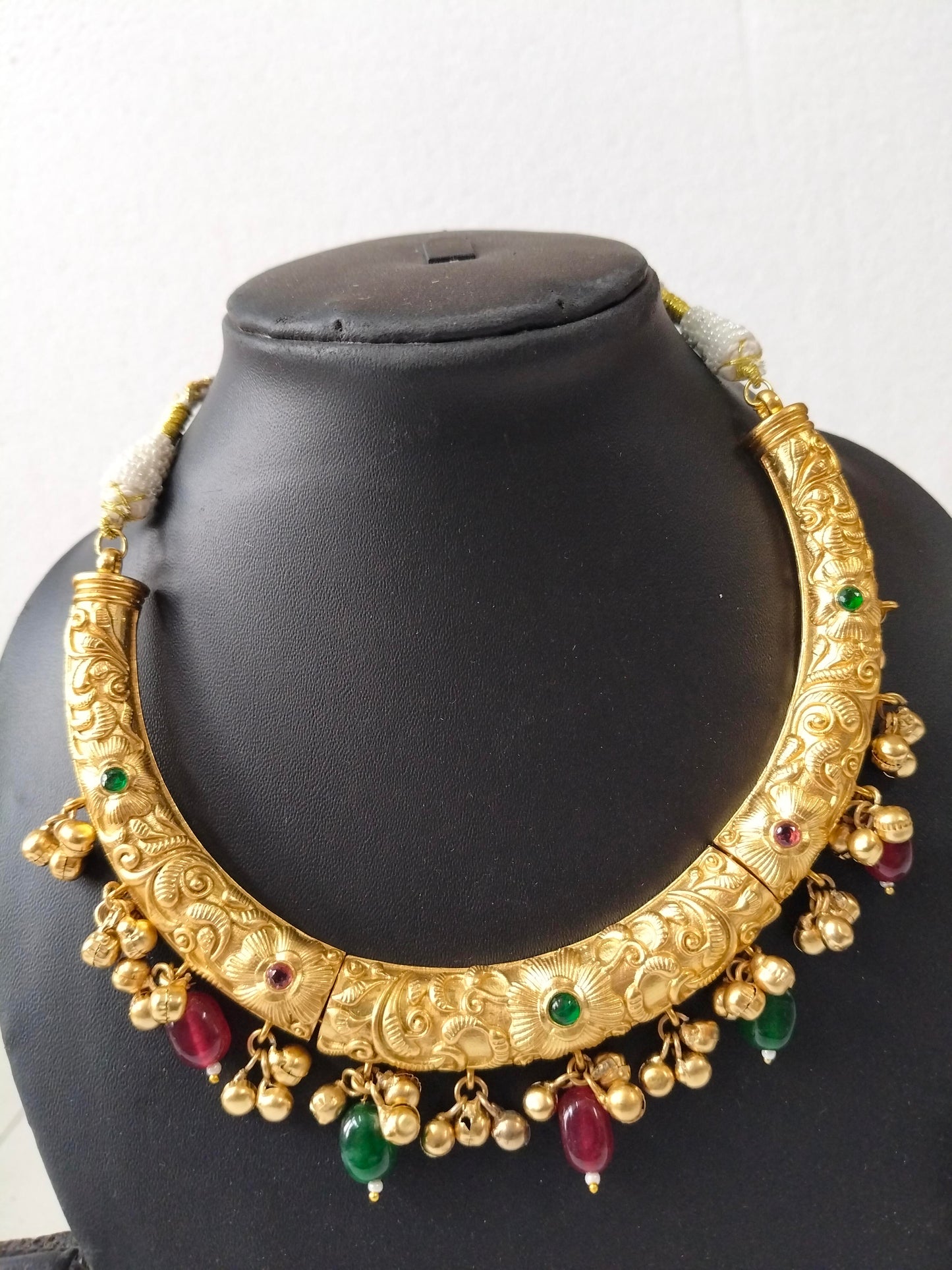 Golden Gauri Hasli Heritage Jewellery Set