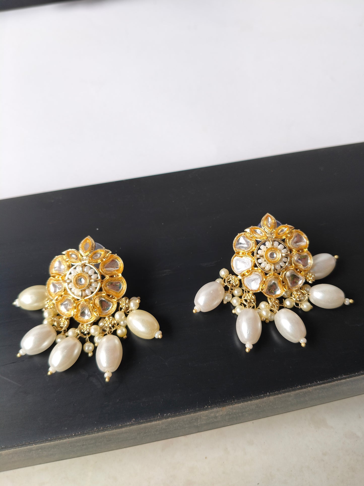 Golden Kiara Kundan Jewellery Set
