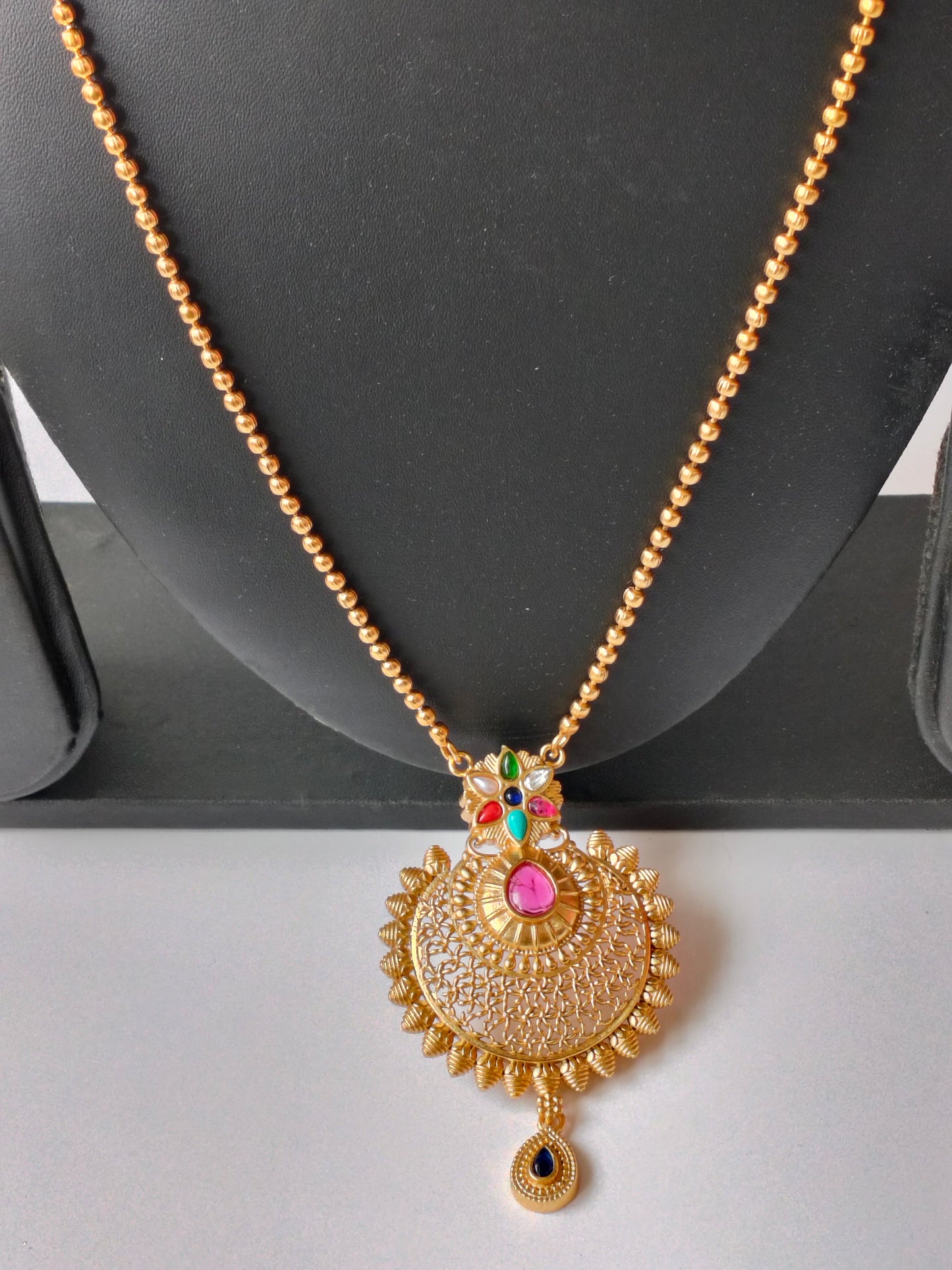 Golden Sulakshana Heritage Jewellery Set