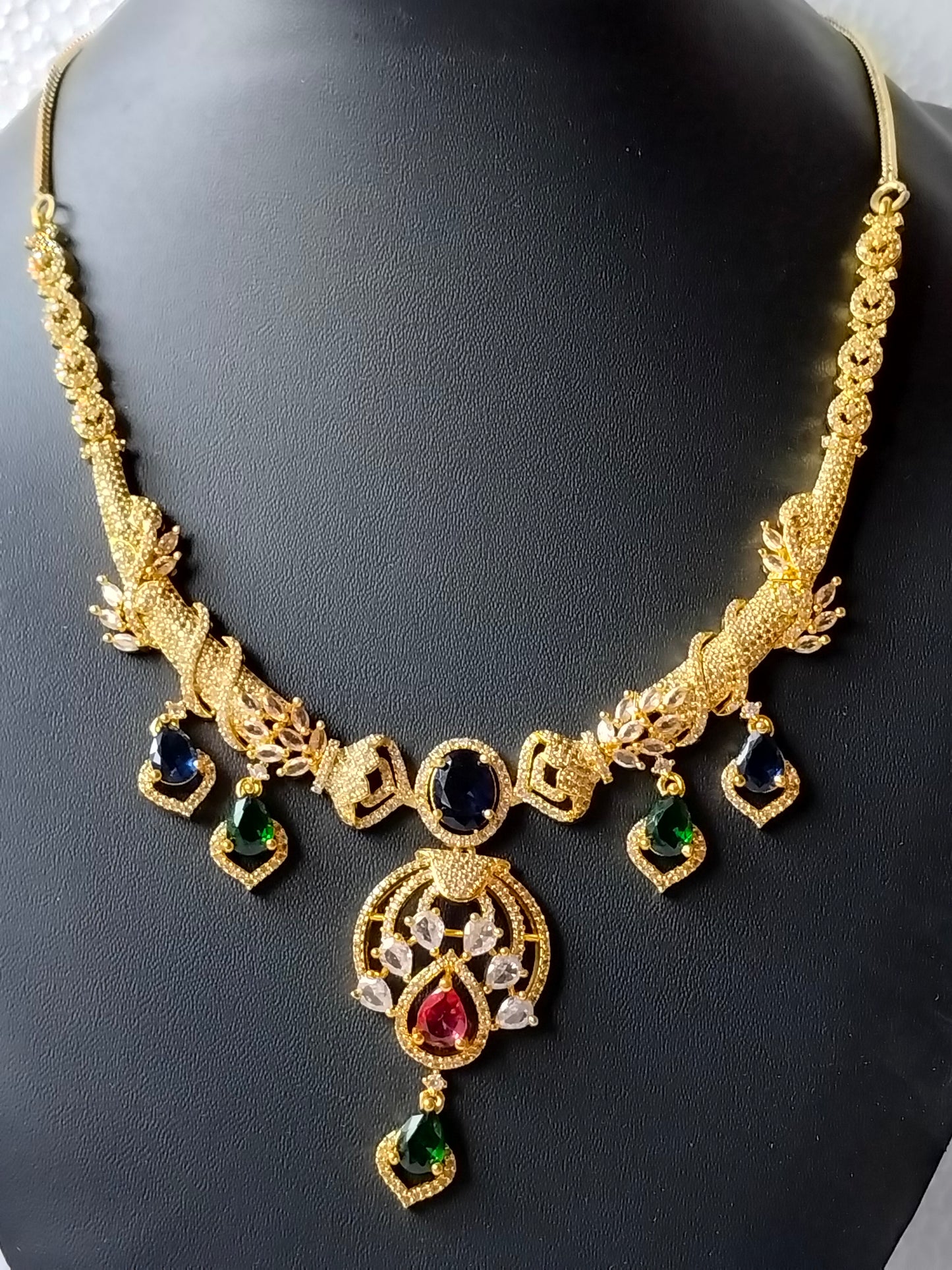Golden Yuvika Victorian Jewellery Set