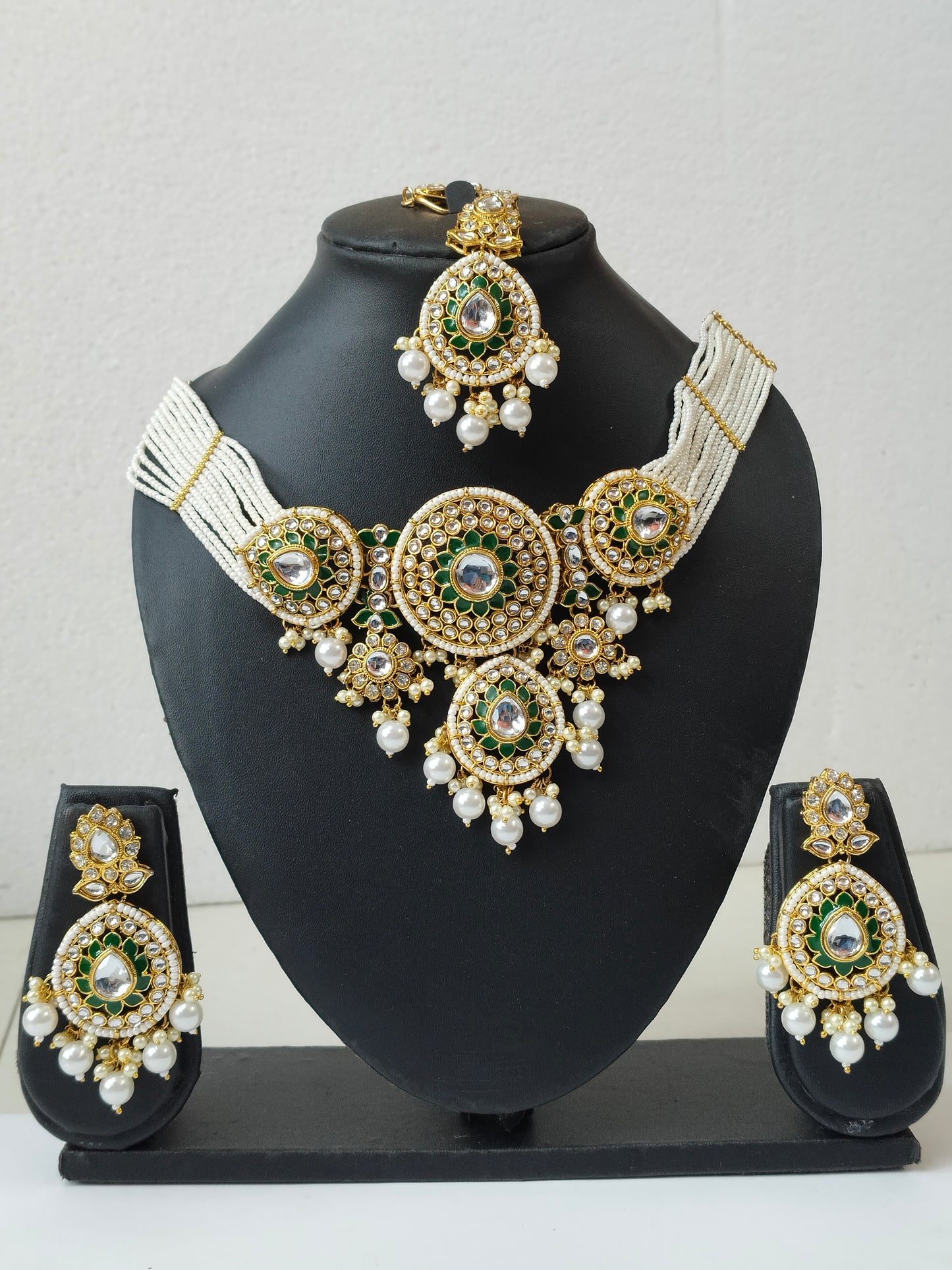 Green Kushani Kundan Jewellery Set