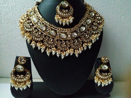 Ivory Shweta Kundan Jewellery Set