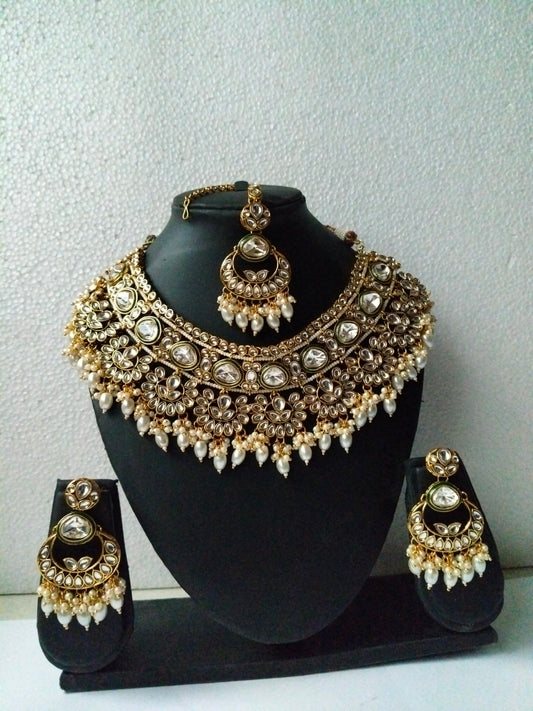 Ivory Shweta Kundan Jewellery Set