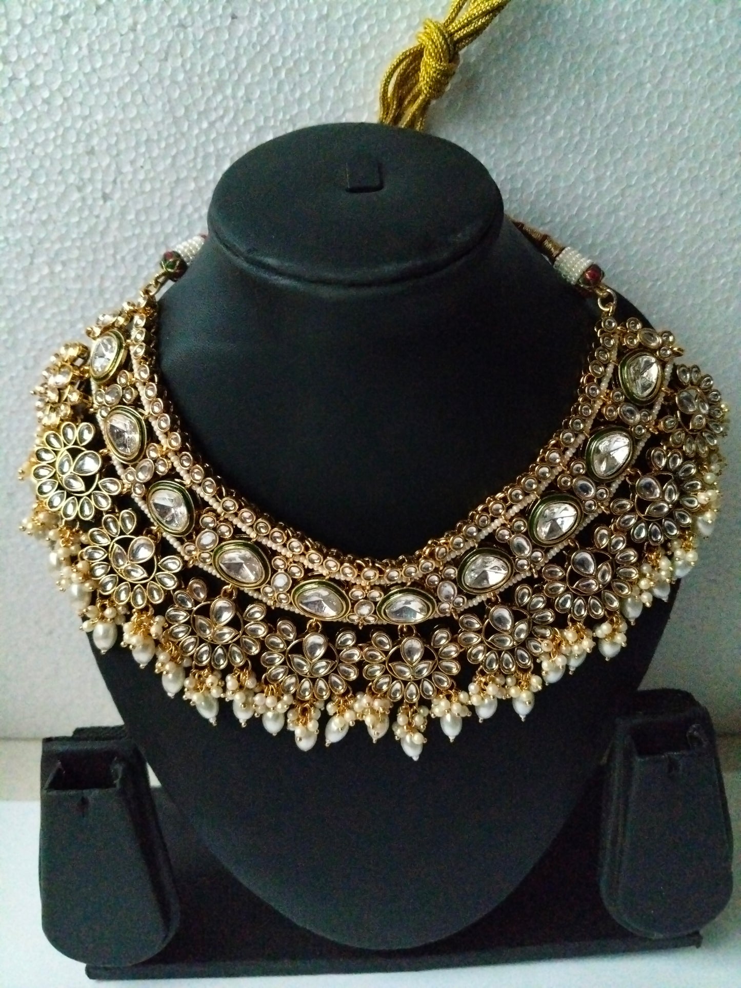 Ivory Shweta Kundan Jewellery Set