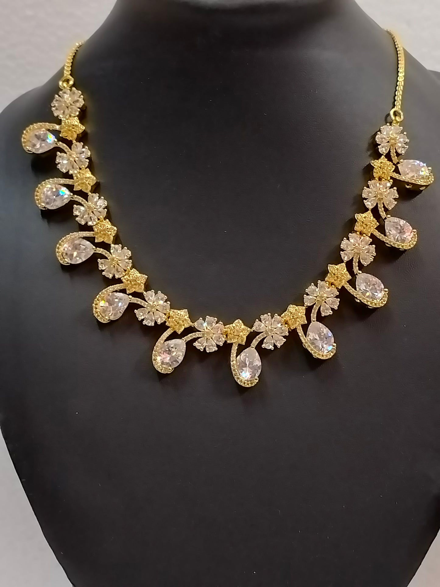 Lime Yellow Tulip Victorian Jewellery Set