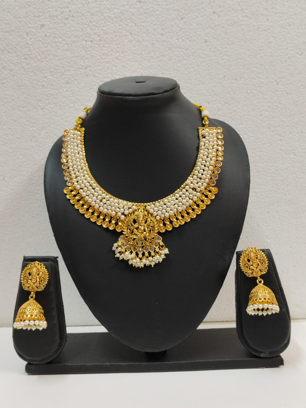 Moti Ganesha Temple Jewellery set
