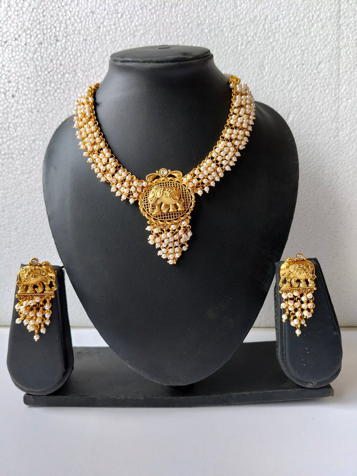 Moti Hasti Temple Jewellery Set