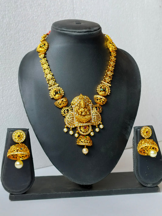 Moti MahaLakshmi Temple Jewellery Set