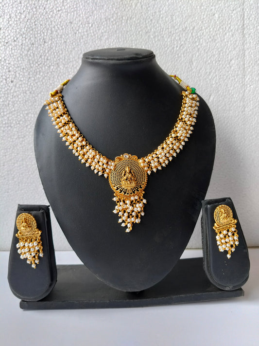 Moti Sanvi Temple Jewellery Set