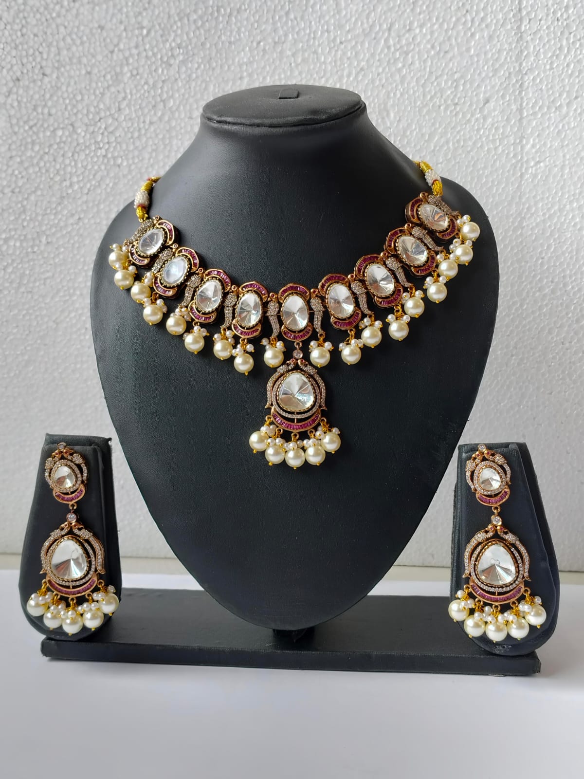 Rani Pink Pallavi Kundan Jewellery Set
