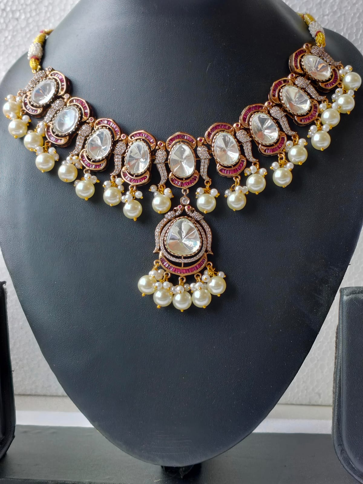 Rani Pink Pallavi Kundan Jewellery Set