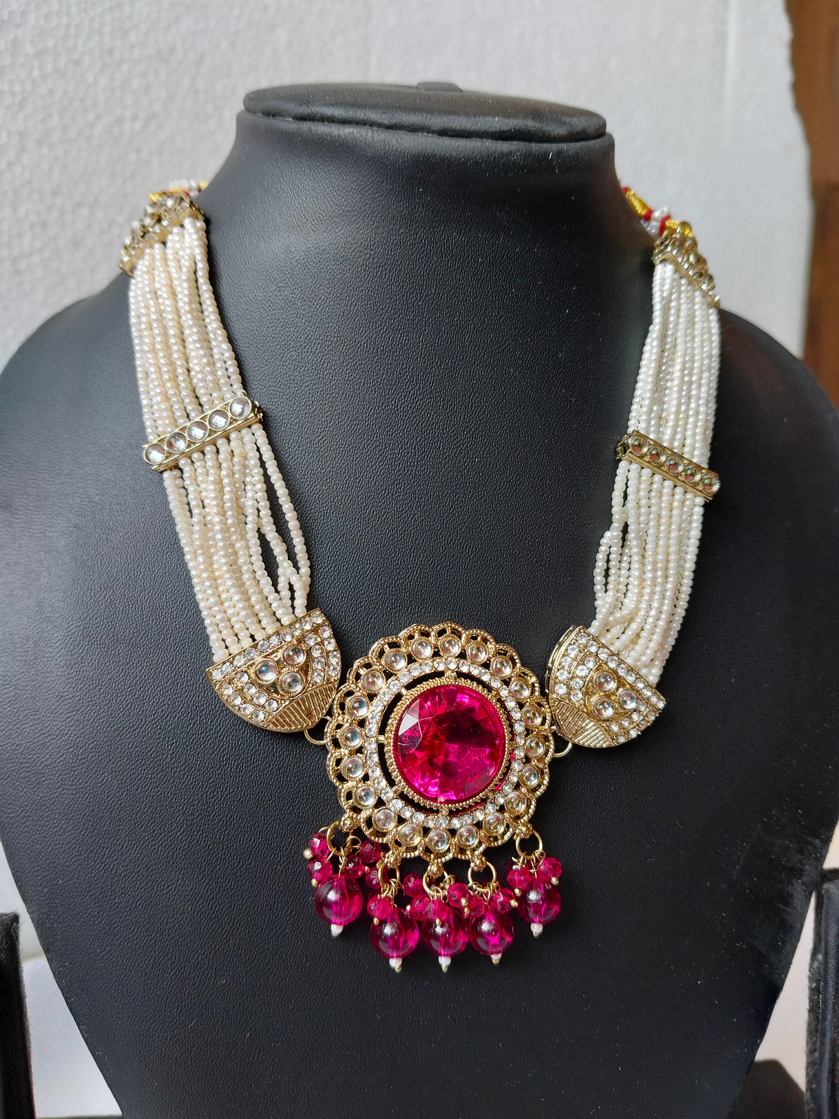 Rani Pink Riya Kundan Jewellery Set