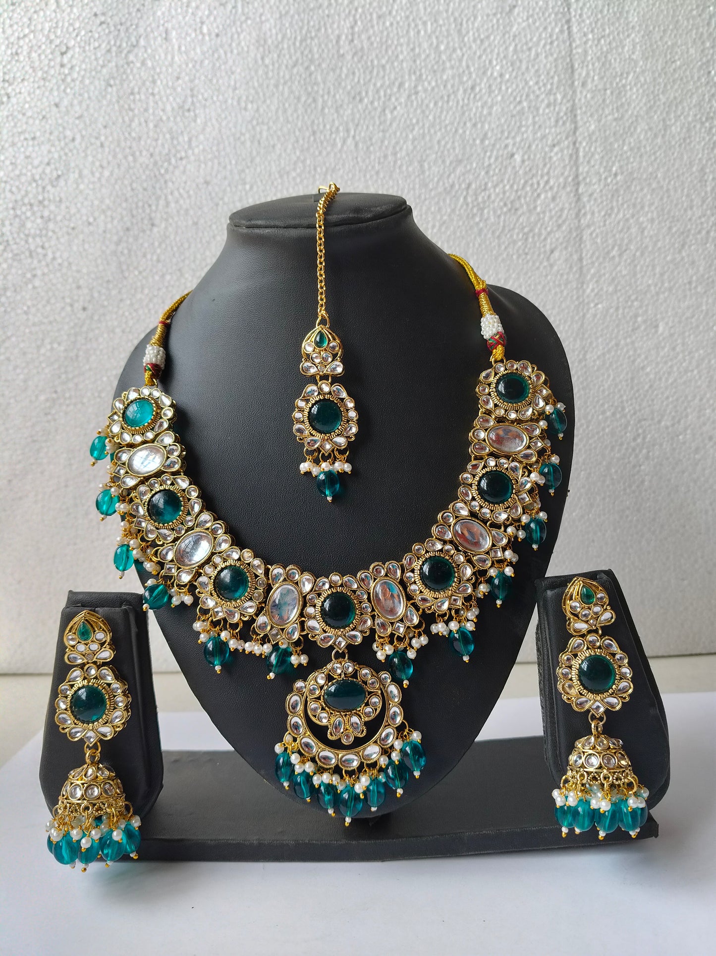 Turquoise Blue Asmani Kundan Jewellery Set